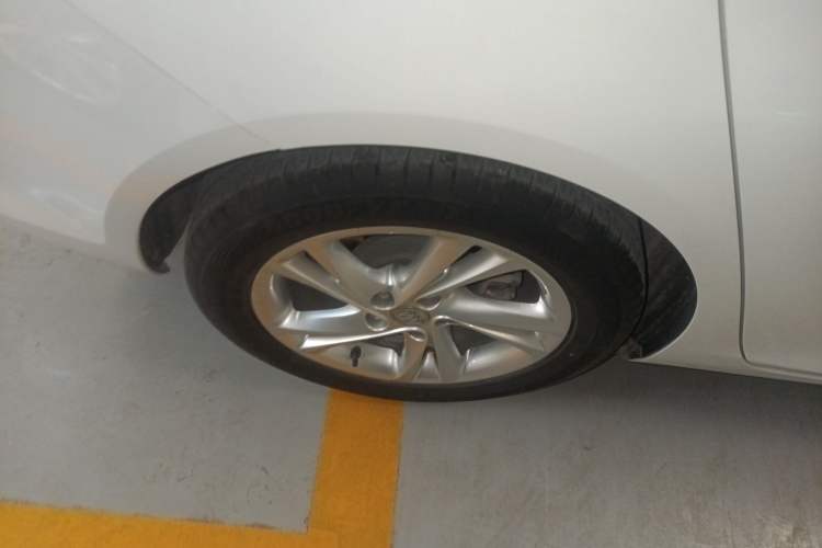 Used Buick Regal 2020 552T Elite Edition Right Rear Wheel Hub