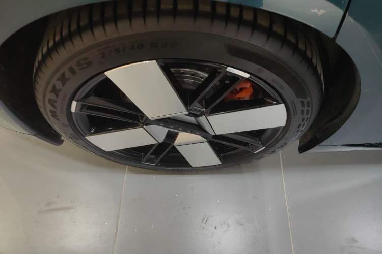 Used XPeng P7 2025 Model—750 All-Wheel-Drive High-Performance Ultra