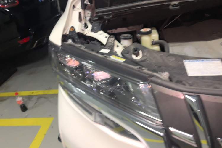 Used Toyota Alphard 2018 3.5L Prestige Edition Right Front Headlight