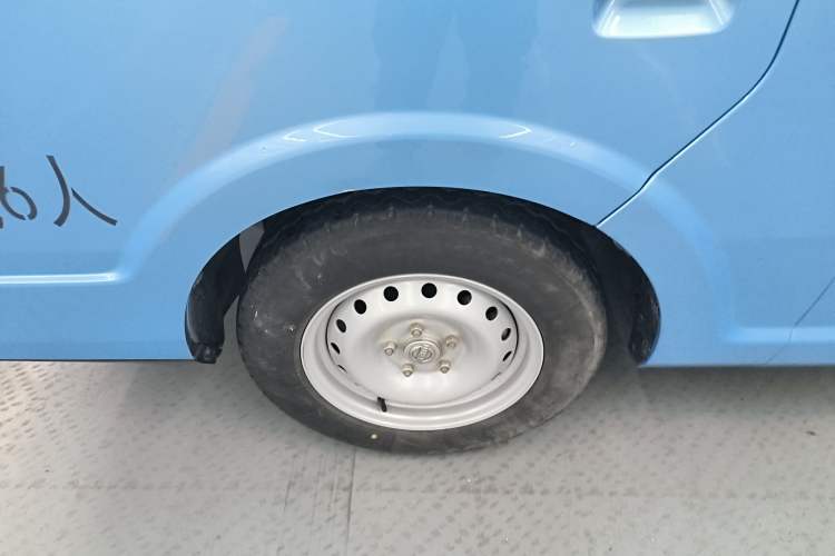 Used SRM New Energy E3L 2024 Luxury 6-Seater Bus Left Front Wheel Hub