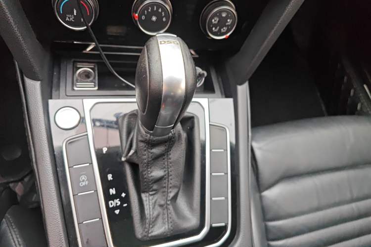 Used Volkswagen Magotan 2018 330TSI DSG Advanced Model Gear Lever