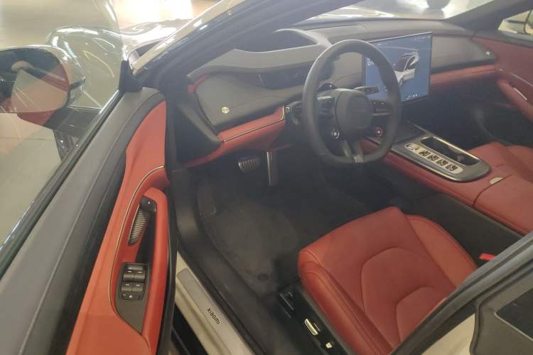 Used Xiaomi Auto SU7 2024 Four-Wheel Drive Ultra-Long Range Advanced Intelligent Driving Max Edition