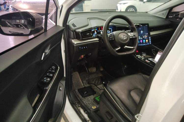 Used Hyundai Custo 2021 270TGDi Prestige LUX Driver Seat