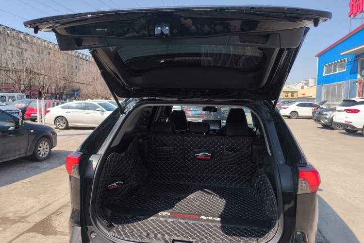 Used Toyota RAV4 2020 2.0L CVT Two-Wheel Drive Fashion Edition
