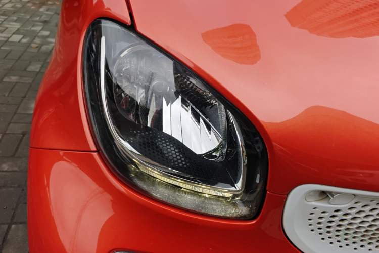 Used smart fortwo 2015 1.0L 52 kW Hardtop Passion Edition Right Front Headlight