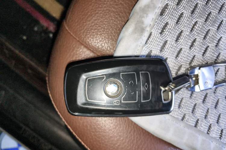 Used BMW 5 Series 2014 520Li Elegant Model
