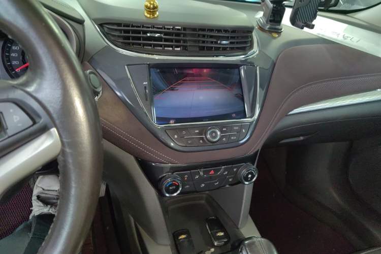 Used Chevrolet Malibu 2017 1.5T Automatic Luxury Edition Audio And AC Panel