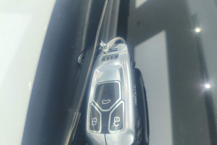 Used Audi Q5L 2022 40T Fashionable and Dynamic Model
