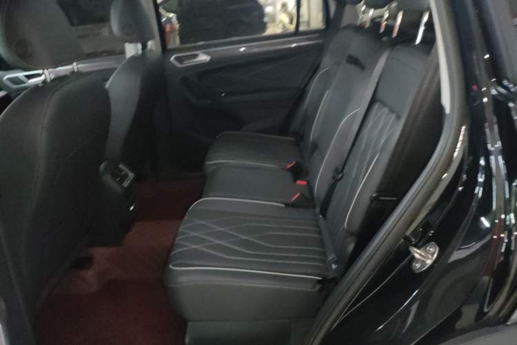 Used Volkswagen Tiguan L 2025 Model Outstanding Version 330TSI Automatic Two-Wheel Drive R-Line Longyao Edition
