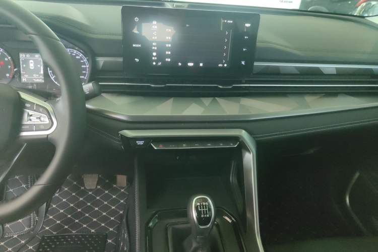 Used Geely Auto Vision X6 2021 PRO 1.4T Manual Luxury Model
