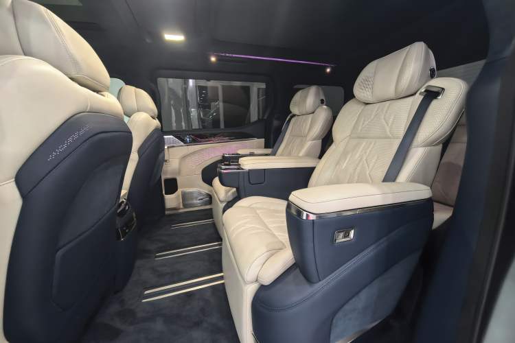 Used Zeekr 009 2024 Six-Seat Executive Version 4WD 108 kWh
