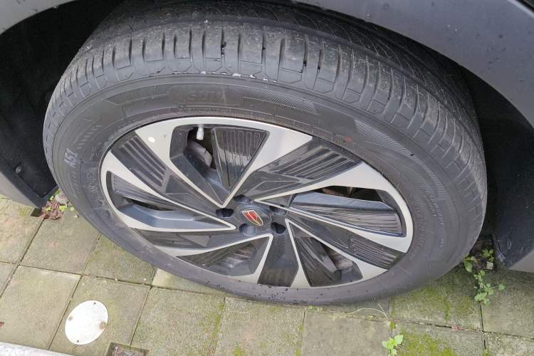 Used Hongqi HS7 PHEV 2024 2.0T PHEV Four-Wheel Drive Flagship Edition 6 Seats Right Rear Wheel Hub