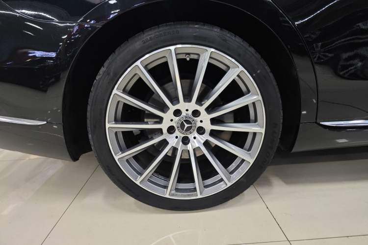 Used Mercedes-Benz S-Class 2023 S 400 L Business Model Right Rear Wheel Hub