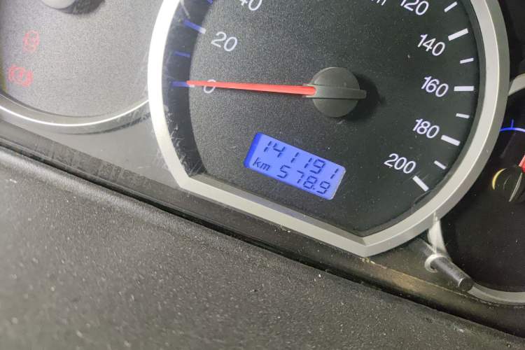 Used Wuling Hongguang 2010 1.4L Comfort Version Odometer Close Up