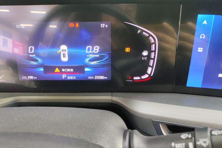 Used CHANGAN CS75 PLUS 2022 Classic Edition 1.5T Automatic Pioneer Model Odometer Close Up