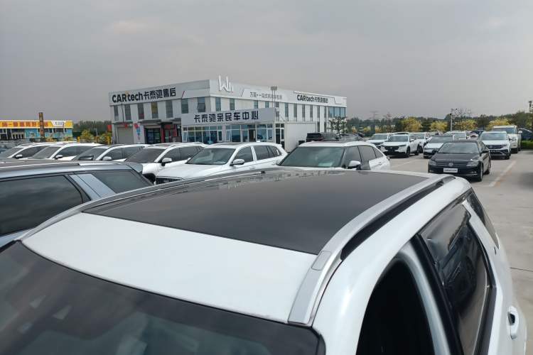 Used Land Rover Discovery Sport 2021 249 PS R-Dynamic SE Performance Tech Edition 5 Seats Roof