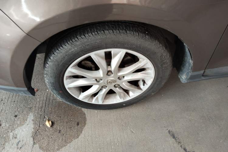 Used Baojun 730 2016 1.5L Manual Luxury Edition 7 Seats Left Front Wheel Hub