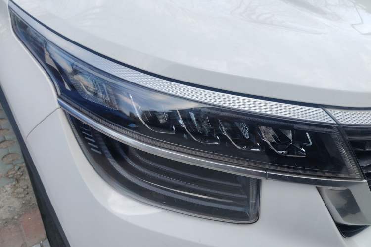 Used Kia KX3 2020 1.5L CVT Trend Edition Right Front Headlight