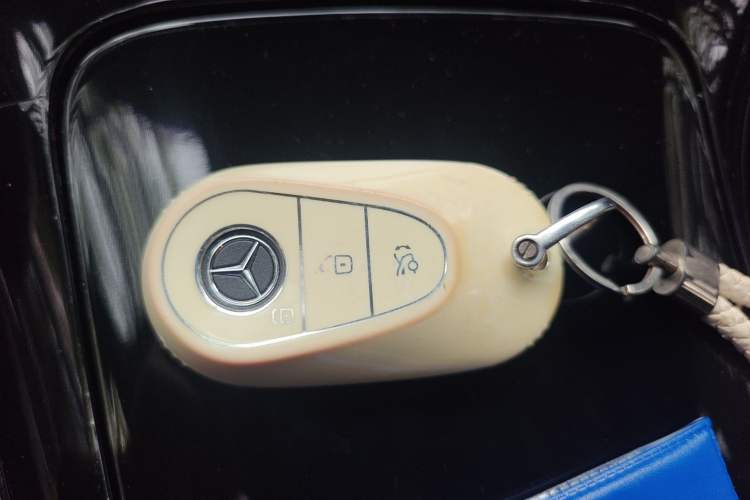 Used Mercedes-Benz C-Class 2023 Facelift C 260 L Vehicle Key