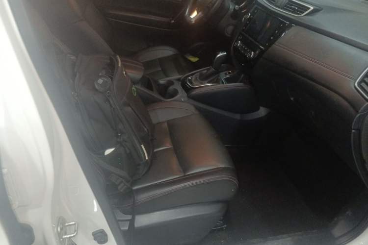 Used Nissan Qashqai 2022 2.0L CVT XV Premier Luxury Edition Right Front Seat