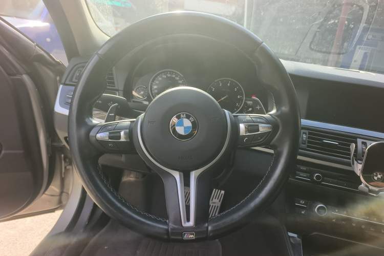 Used BMW 5 Series 2013 525Li Luxury Model
