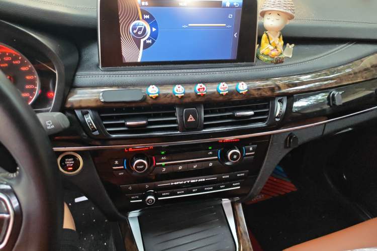 Used Hanteng X7 2016 1.5T Manual Luxury Version Audio And AC Panel