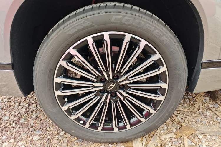 Used Chery Tiggo 9 C-DM 2025 1.5T 106KM Ultra-Comfort Edition 5 Seats Lithium-NMC