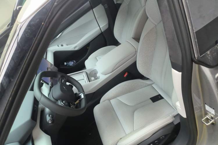 Used XPeng P7 2025 Model—820 Ultra Long Range Ultra
