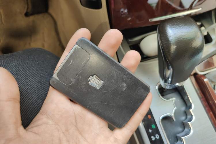 Used Toyota Crown 2012 2.5L Royal Leather Edition Vehicle Key