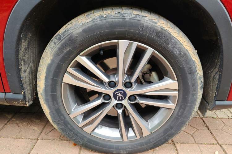 Used BYD Song Pro 2019 1.5T Automatic Elite Edition Right Front Wheel Hub