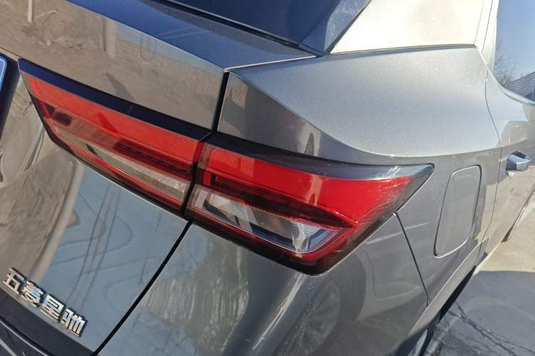 Used Wuling Alvez 2022 1.5L Manual Free-Style Model
