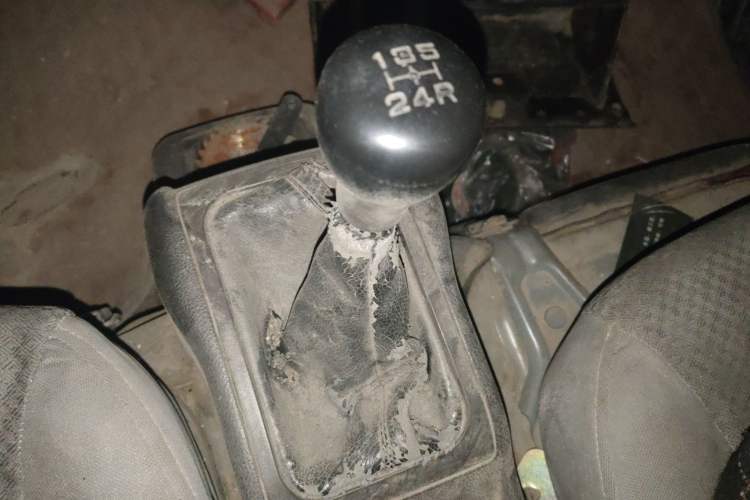 Used Wuling Rongguang 2011 1.2L Base Version
