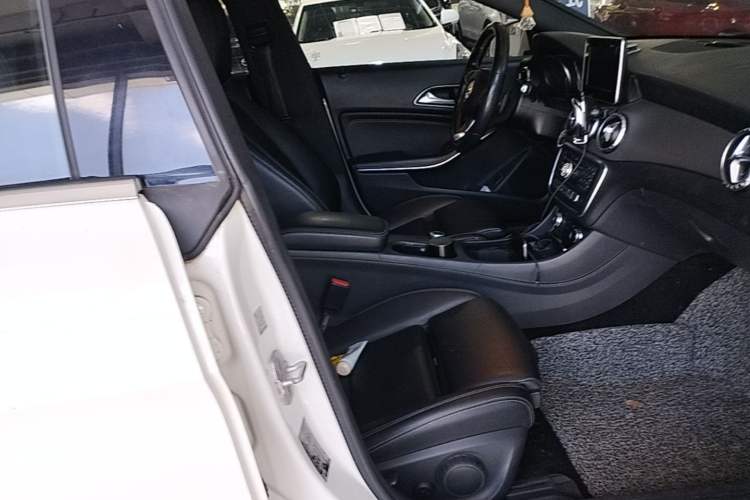 Used Mercedes-Benz CLA 2016 Facelifted CLA 200 Stylish Edition
