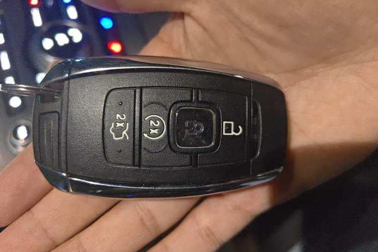 Used Lincoln MKZ 2017 2.0T Luxury Edition Vehicle Key