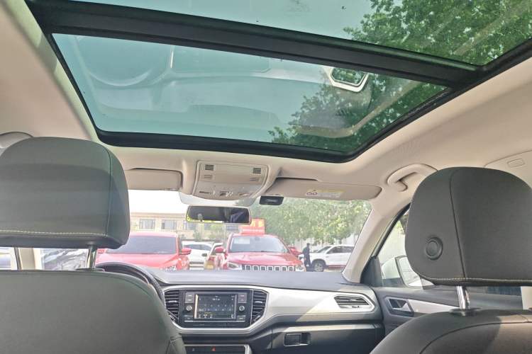 Used Volkswagen T-ROC 2018 230TSI DSG Two-Wheel Drive Advanced Version China V Standard