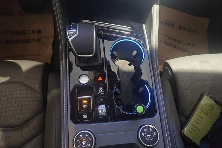 Used Volkswagen Touareg 2025 2.0 TSI Sharp Edition Gear Lever