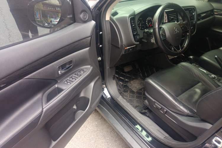 Used Mitsubishi Outlander 2016 2.4L 4x4 Elite Edition 5 Seats
