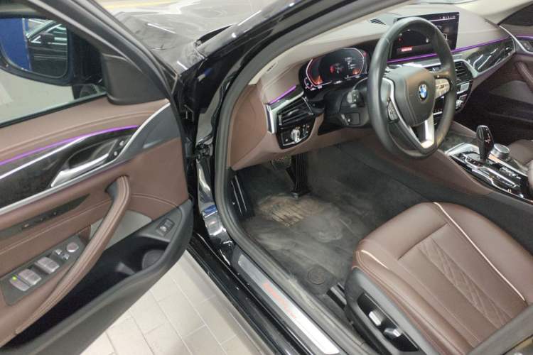 Used BMW 5 Series 2022 Second Facelift 525Li Luxury Package Driver Seat