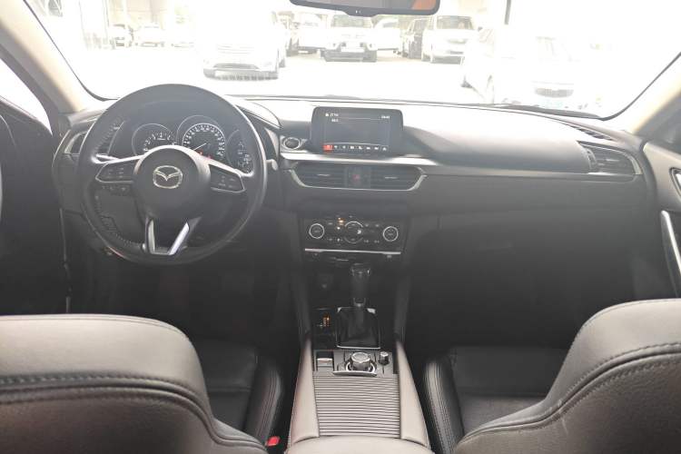 Used Mazda Atenza 2018 2.5L Blue Sky Sport Edition China VI compliant Center Console