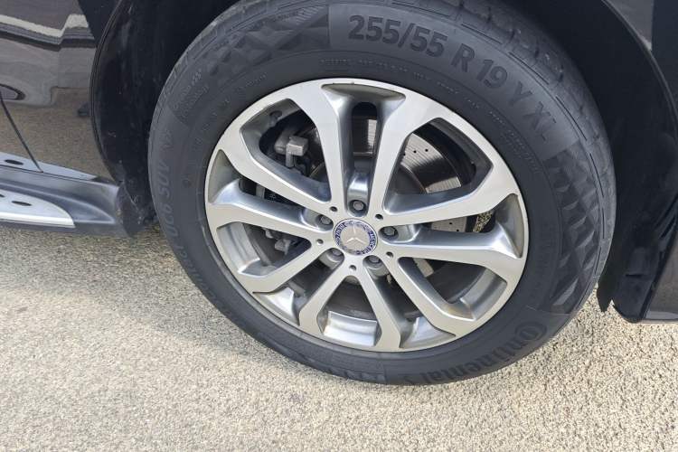 Used Mercedes-Benz GLE 2016 GLE 320 4MATIC Luxury Model Right Front Wheel Hub