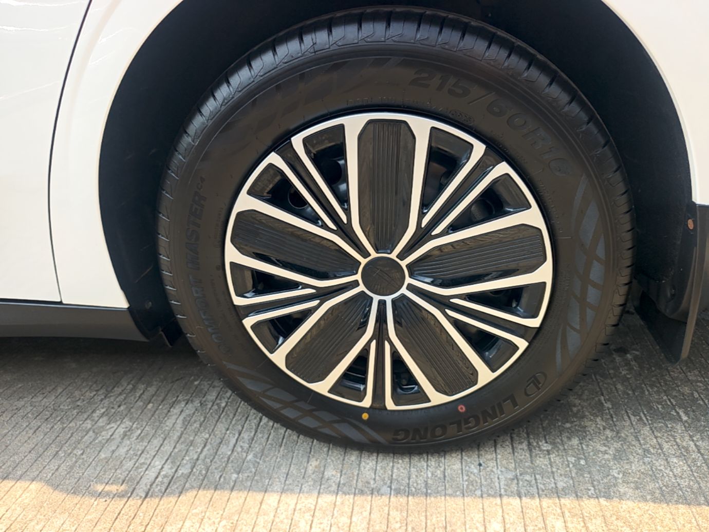 Geely Auto Emgrand 2026 Model 5th Generation 1.5L CVT Luxury Edition — снимка 11