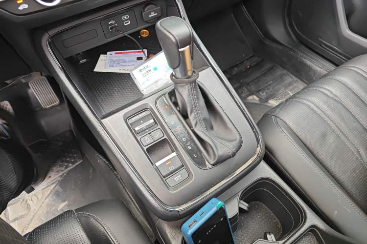 Used Honda Breeze 2023 240TURBO Two-Wheel-Drive Luxury Edition 5 Seats Gear Lever