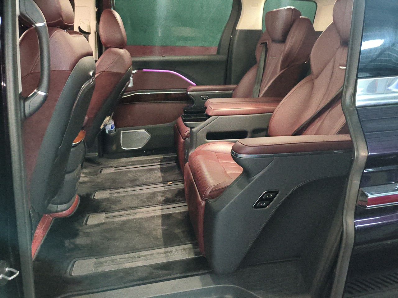 Hongqi HQ9 2023 2.0T Smart Connect Flagship Edition - Chinese Trim Chang — снимка 17