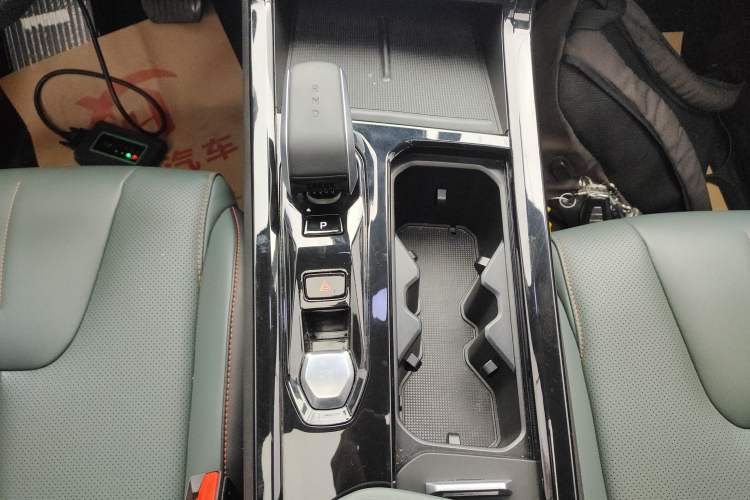 Used Geely Auto Emgrand X7 Sport 2024 1.5TD Smart Connect+