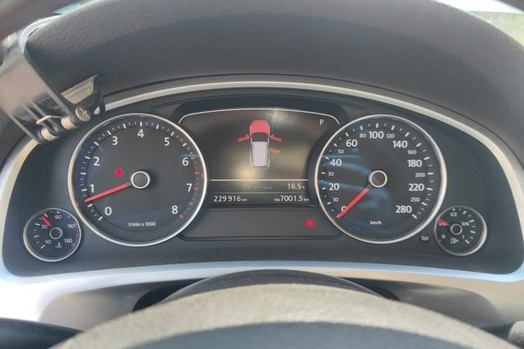 Used Volkswagen Touareg 2011 3.0 TSI Comfort Version