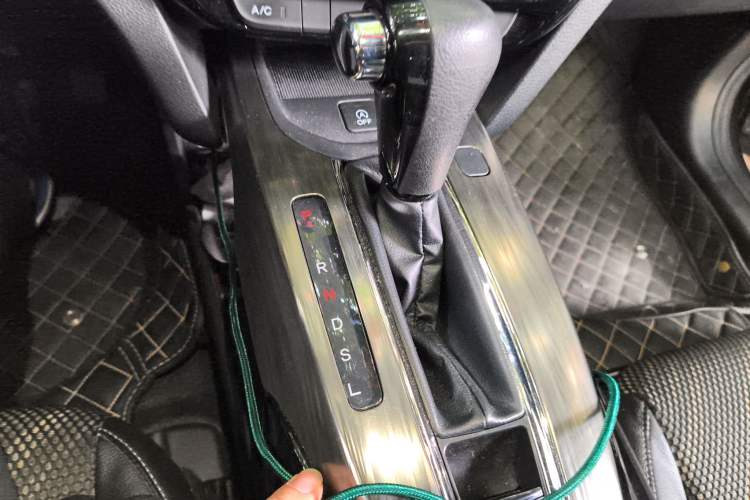 Used Honda XR-V 2015 1.8L EXi CVT Comfort Version
