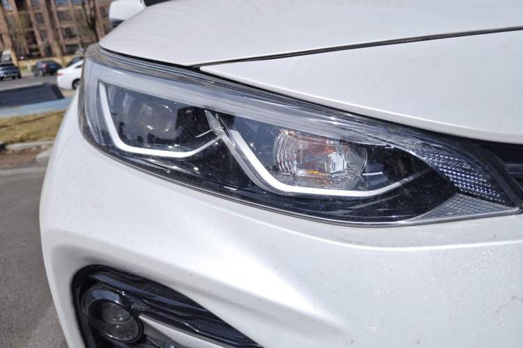 Used Toyota Wildlander 2023 Dual-Motor 2.5L E-CVT Four-Wheel Drive Prestige Edition Right Front Headlight