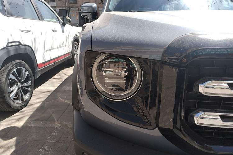 Used Haval DARGO 2021 2.0T DCT 4x4 Chinese Rural Dog Edition Right Front Headlight