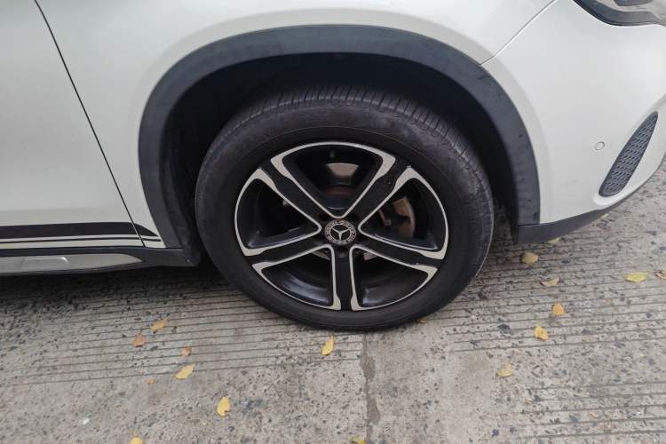 Used Mercedes-Benz GLA 2018 GLA 200 Fashion Model Right Front Wheel Hub