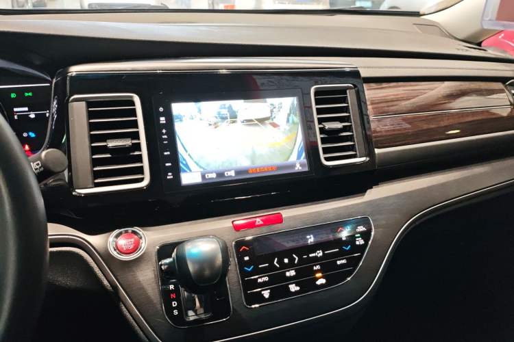 Used Honda Elysion 2016 2.4L Luxury Edition
